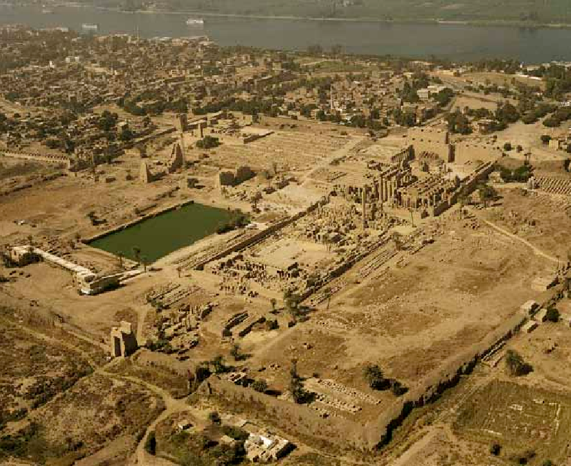 Vue-aerienne-du-grand-temple-dAmon-Re-a-Karnak-Cnrs-Cfeetk-A-Chene